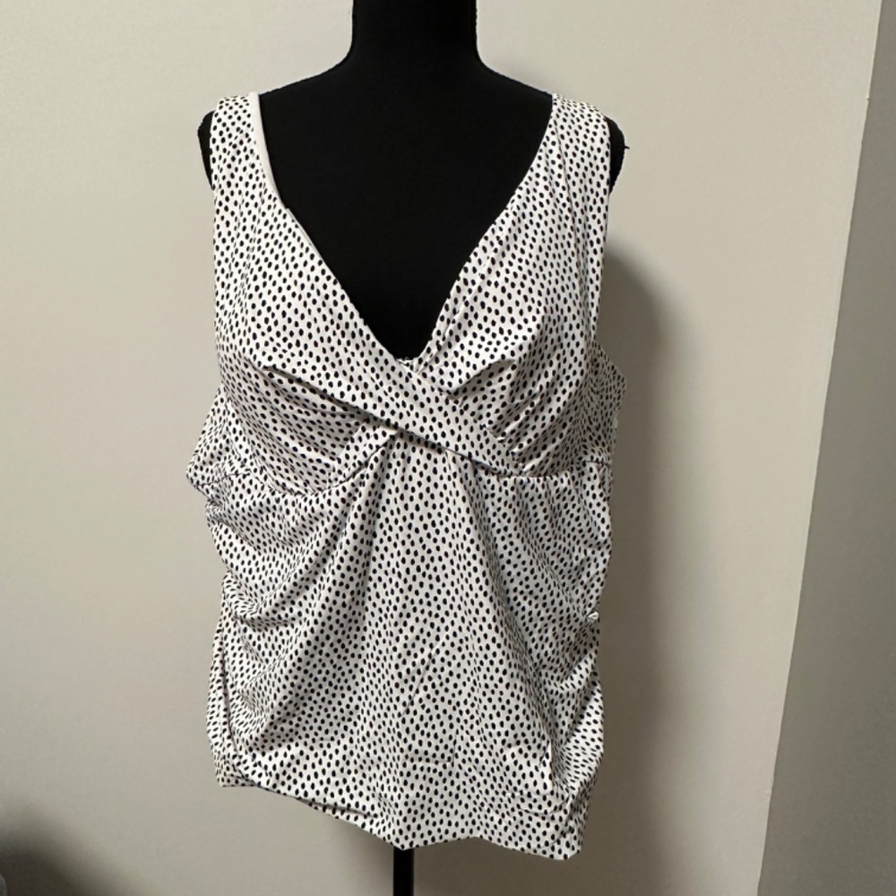 *FRESHWATER* Plus White x Black Underwire Swim Top Size 3X NWT